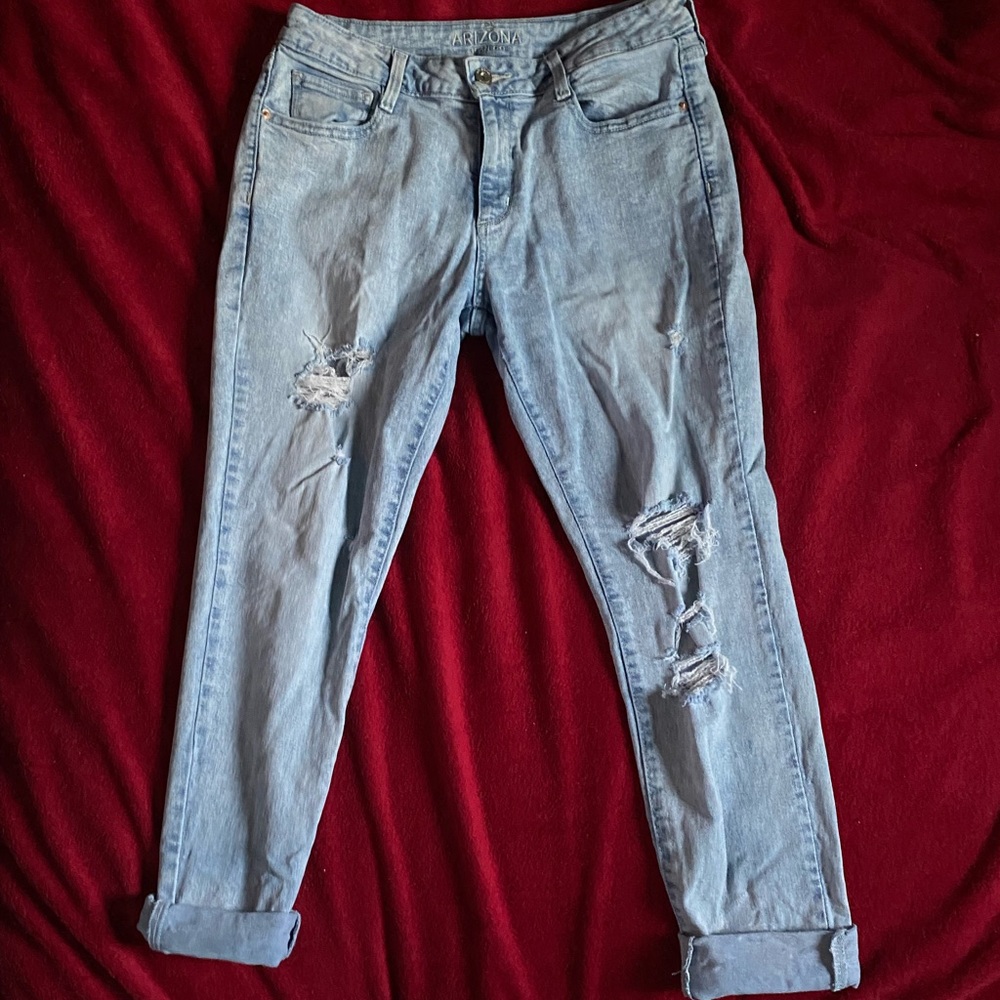 Ripped skinny jeans